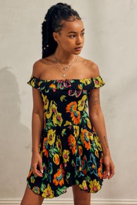 UO Aubrey Floral Off-Shoulder Mini Dress - Black S at Urban Outfitters