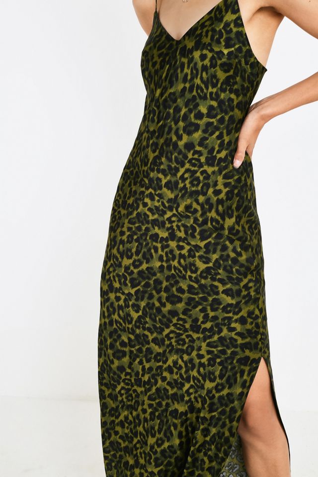 Urban Outfitters – Trägerkleid in Khaki mit Leoprint  #2