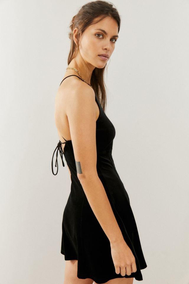 Urban outfitters hotsell black velvet dress