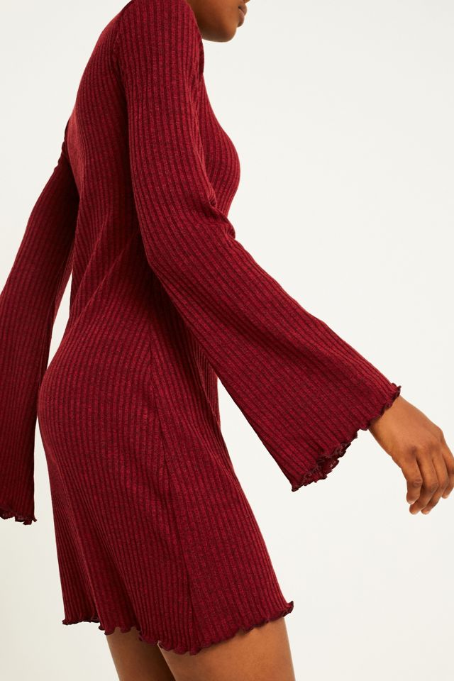 UO - Mini robe à manches évasées rouge #2