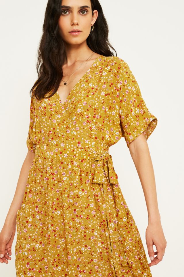 Urban outfitters 2025 mustard dress