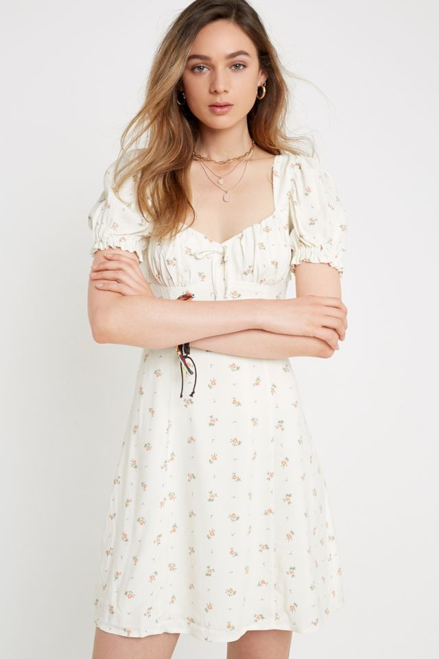 Urban outfitters 2025 white floral dress