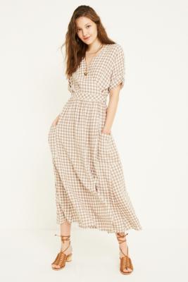 UO Linen Wrap Gingham Midi Dress | Urban Outfitters UK
