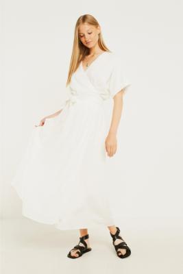 Urban outfitters linen outlet wrap dress