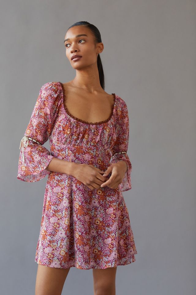 Flute shop sleeve dress