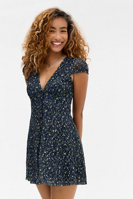 Robe de thé en dentelle Nadia en taille: Small - Kimchi Blue - Modalova