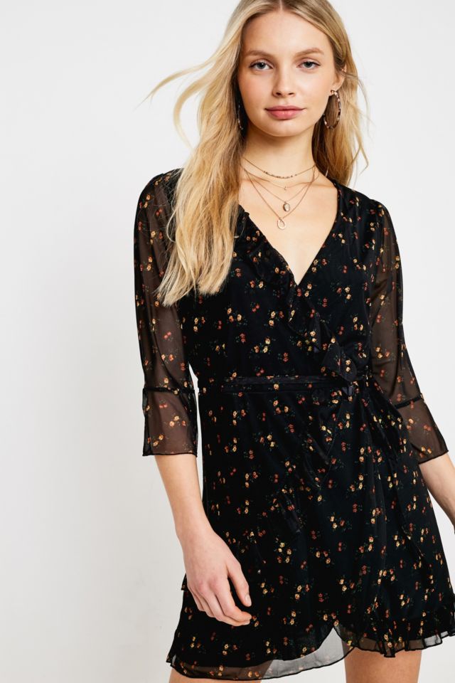 Urban outfitters 2025 floral wrap dress