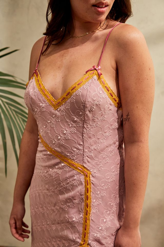 Vestido Midi Broderie UO Adwea #1