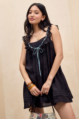 Robe courte Clara en taille: TTP - Kimchi Blue - Modalova