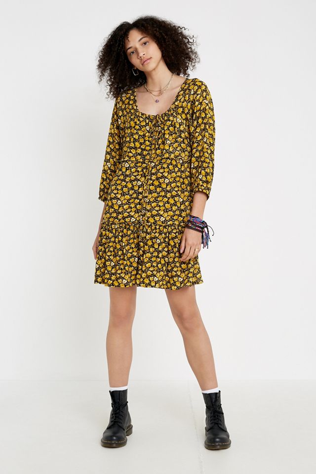 UO - Robe courte Livia à imprimé floral jaune #1