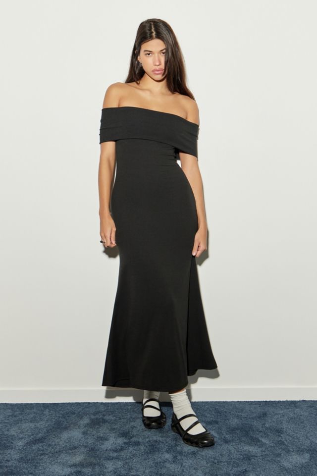 Minimalist hot sale maxi dress