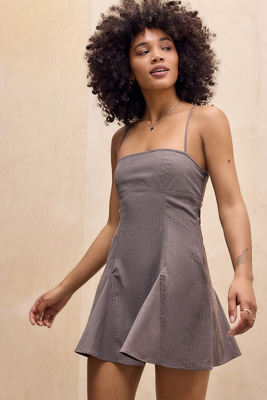Robe mini dos nu à bretelles Jordan en taille: TTP - Silence + Noise - Modalova