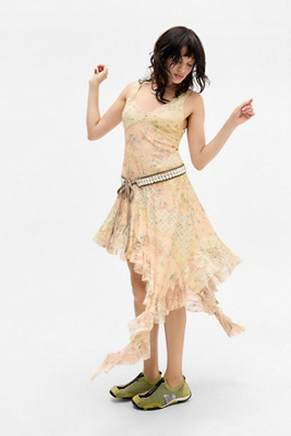 Robe longue à fleurs en taille: XS - Kimchi Blue - Modalova