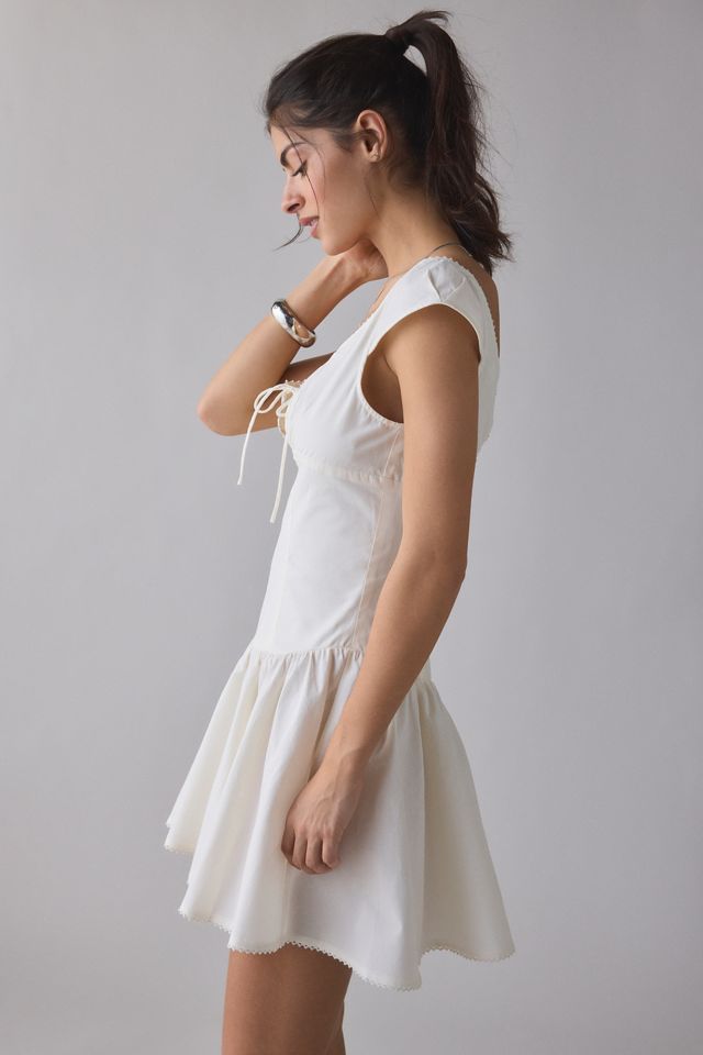 Vestido Mini Ajustado y Acampanado Right On Time de Kimchi Blue #3