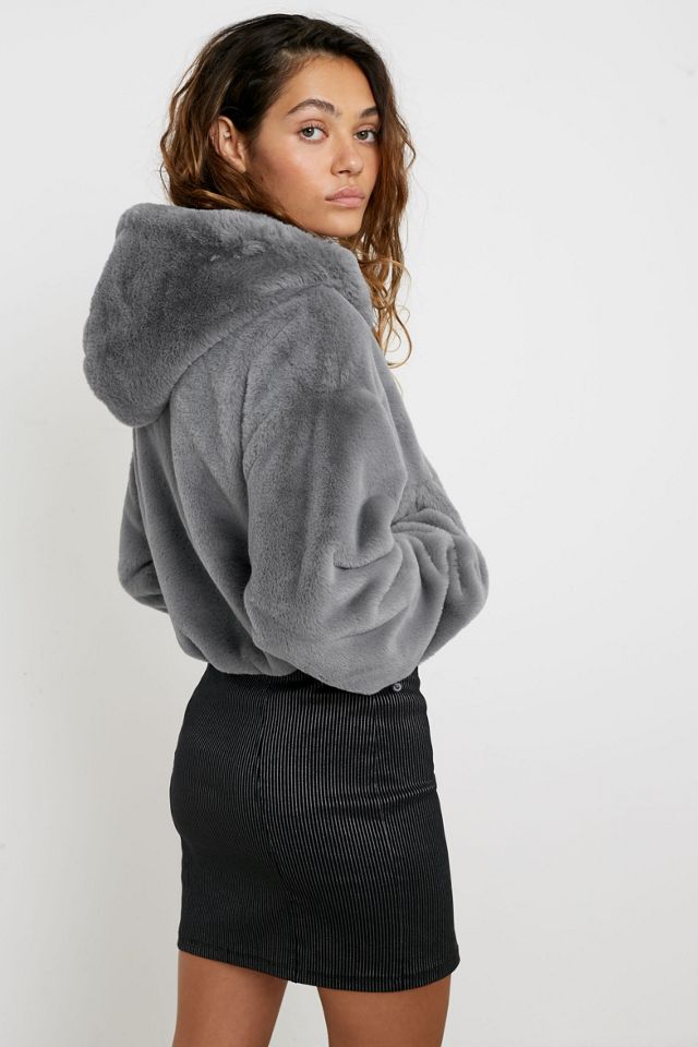UO Chaqueta de piel sintética gris con capucha #2