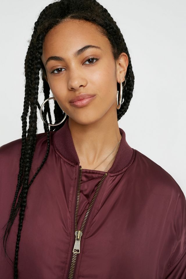 Urban Outfitters – Lange Satin-Bomberjacke #1