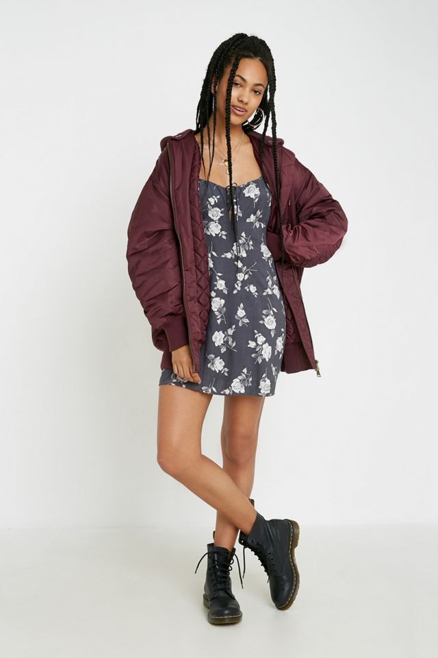 Urban Outfitters – Lange Satin-Bomberjacke #2