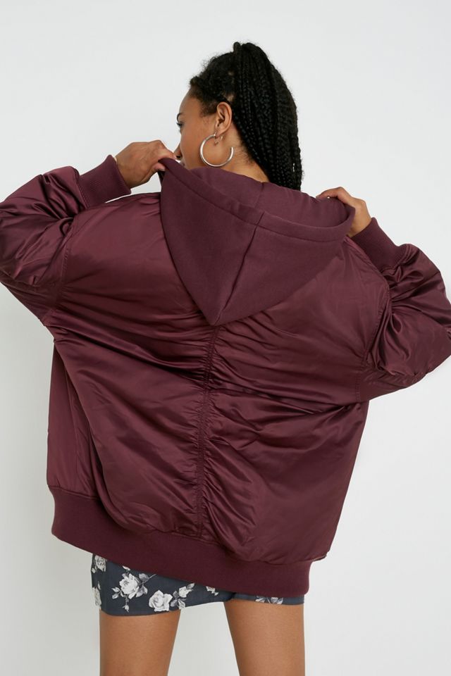 Urban Outfitters – Lange Satin-Bomberjacke #3