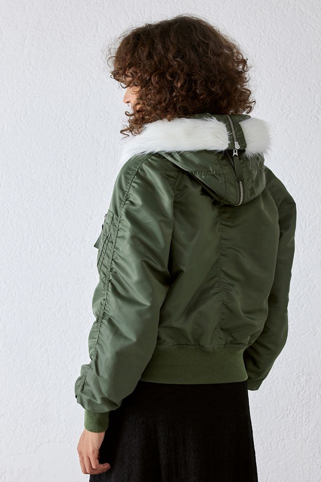 BDG Chaqueta Parka recortada de color caqui #3