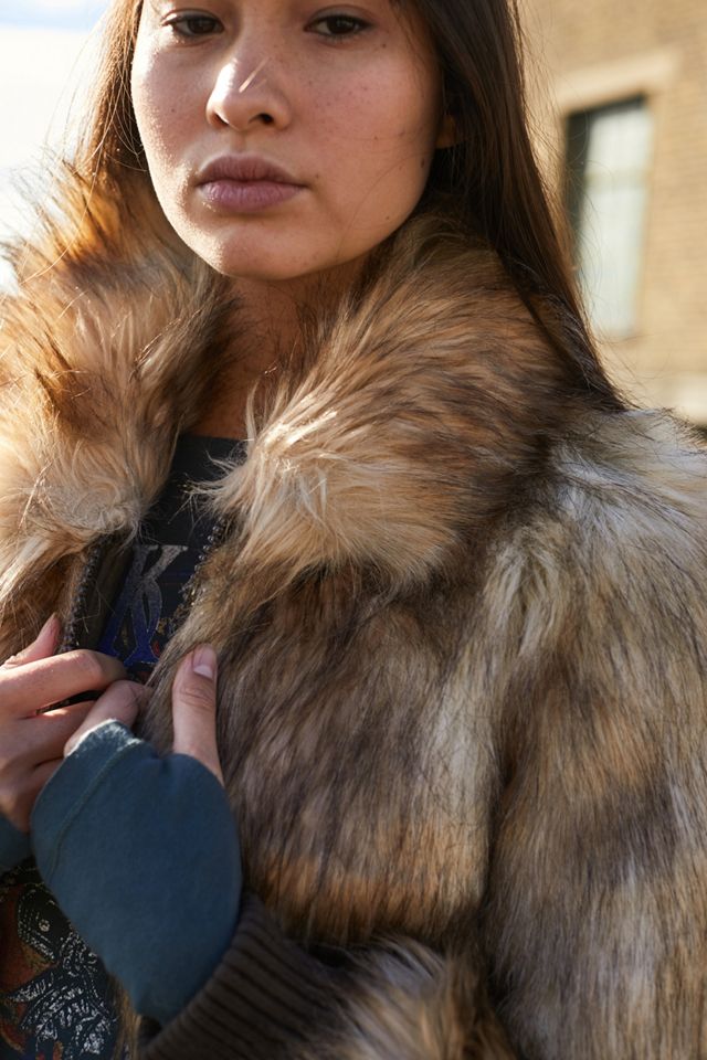 UO - Veste en fausse fourrure courte Mulvey #3