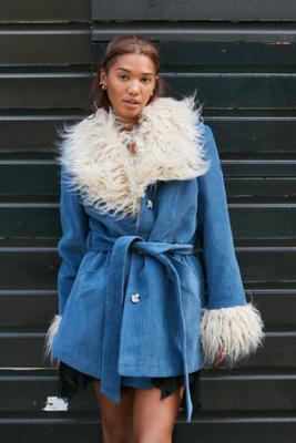 Urban outfitters 2025 blue fluffy jacket