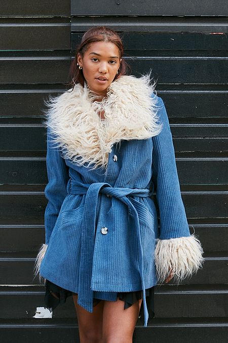 Black Womens Clothing Coats Fur coats Apparis Oversized Faux-fur Coat in Brown 