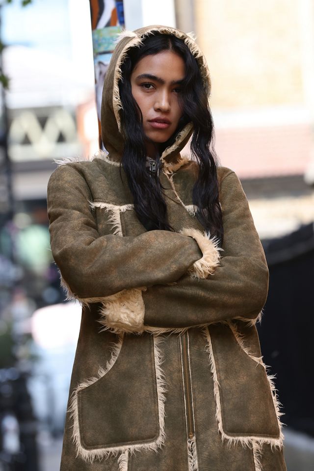 Manteau midi à capuche UO Alyssa avec bordure en fourrure #4
