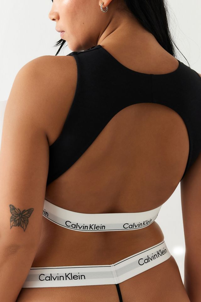 Calvin Klein – Moderne Baumwoll-Bralette mit offenem Rücken in Grau #2