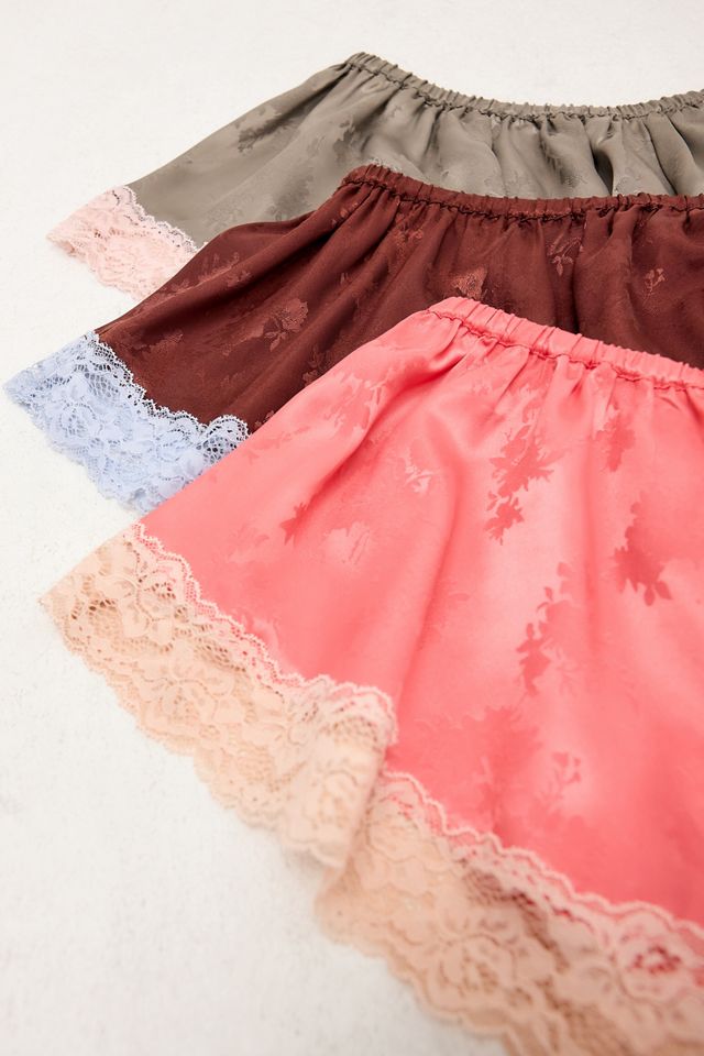 Short en satin avec dentelle Out From Under #10
