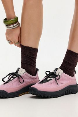 Out From Under Neppy Socken