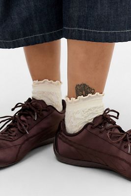 Out From Under Wandteppich-Blumenmuster-Socken