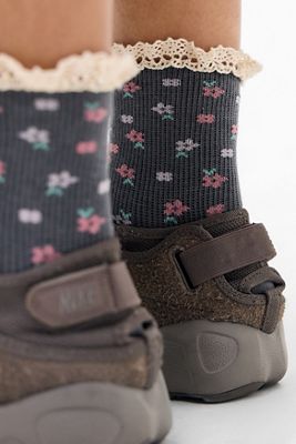 Out From Under Ditsy Floral Socks