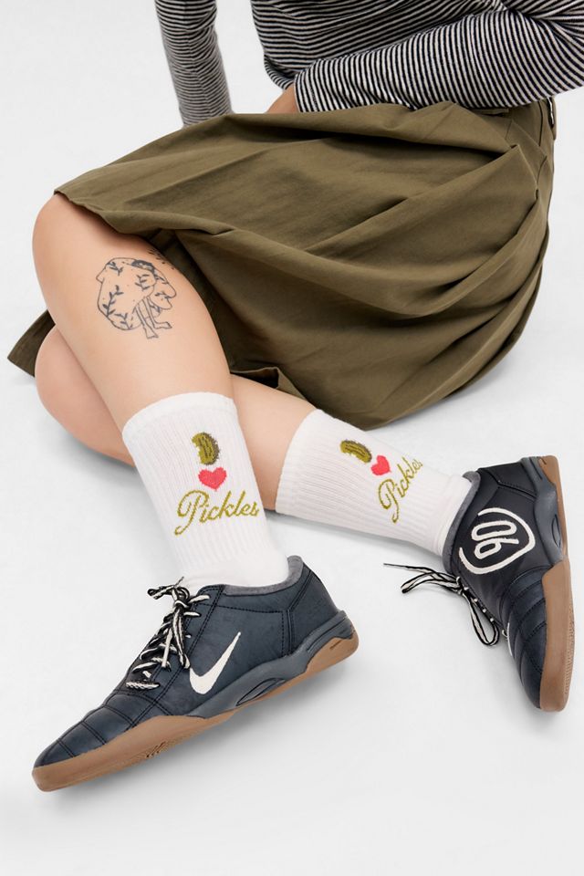 Calcetines Out From Under Me Encantan Los Pepinillos #2