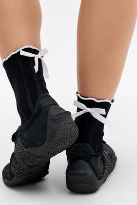 Out From Under Lettuce-Edge Bow Socks