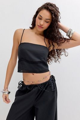 Top Out From Under Moira in Pizzo con Allacciatura Posteriore