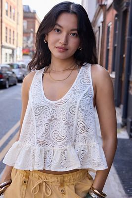 Kimchi Blue Lillie Spitzen-Tanktop