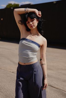 Top Bandeau Elástico con Logo Lucifer de iets frans...