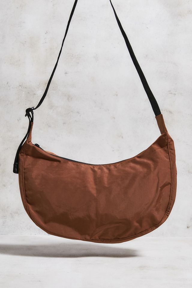 BAGGU Borsa a mezzaluna media in nylon marrone #4