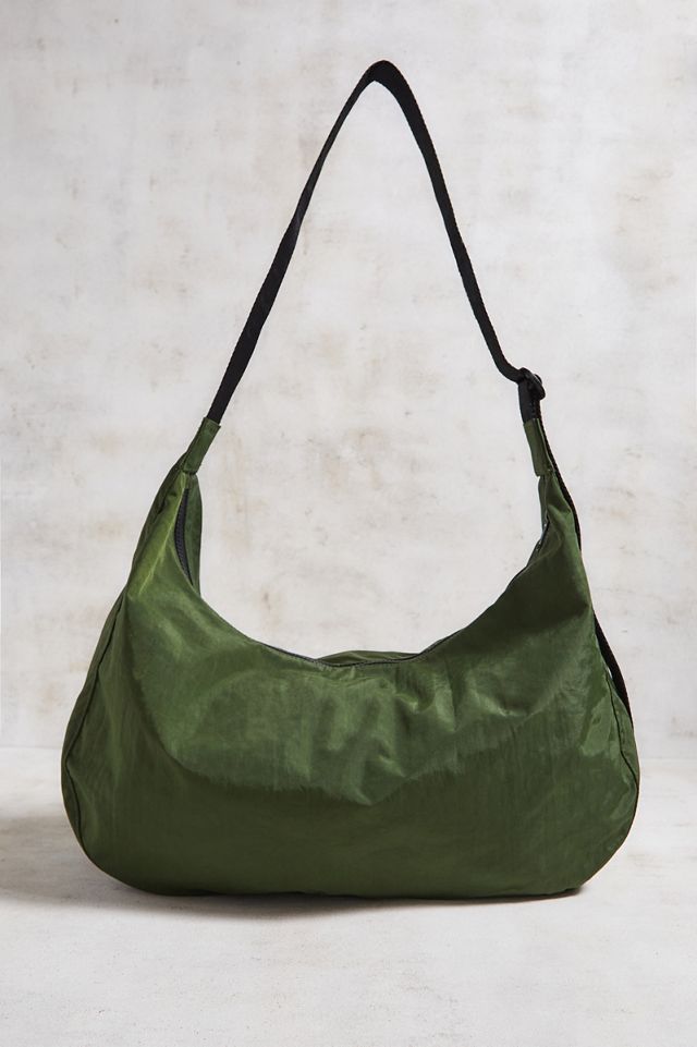 BAGGU Bolso de media luna grande de nailon caqui #3