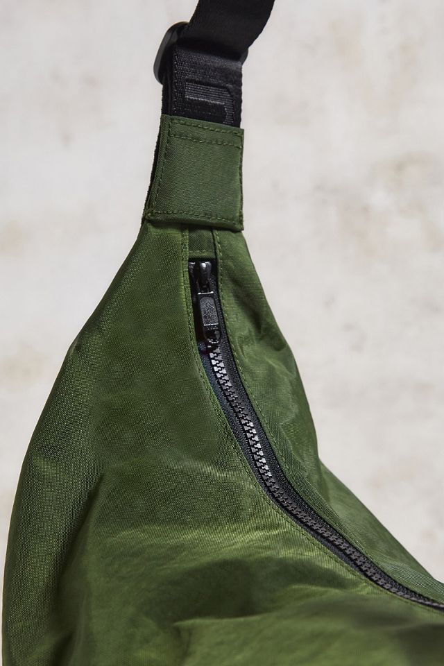 BAGGU Bolso de media luna grande de nailon caqui #4