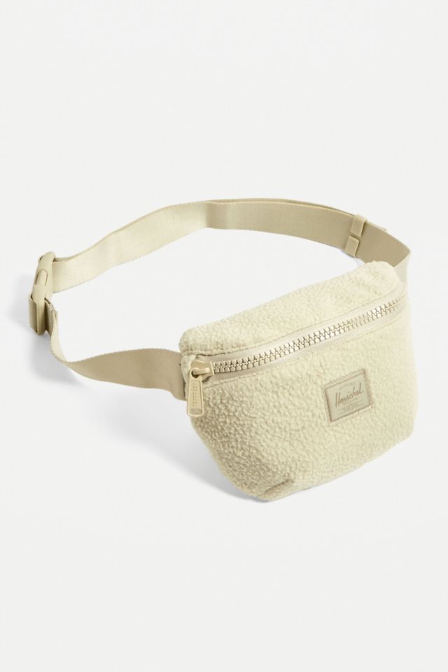 Herschel fanny pack urban 2025 outfitters