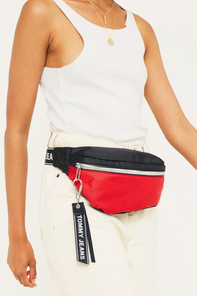 Incarijk verwijderen Senaat Tommy Jeans Logo Bum Bag | Urban Outfitters UK