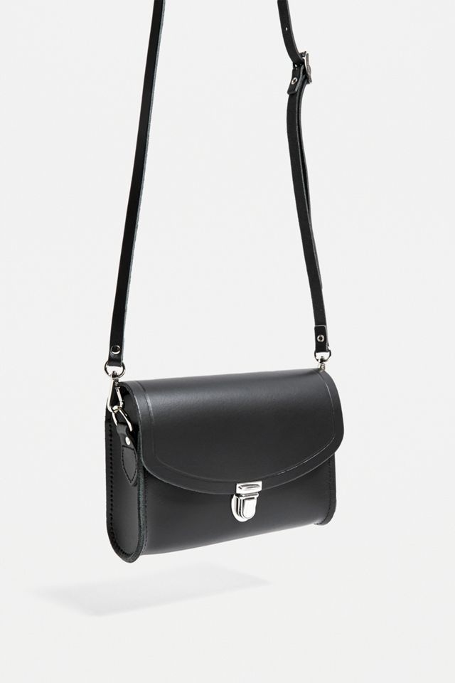 The Cambridge Satchel Company – Umhängetasche in Schwarz mit Steckverschluss #2
