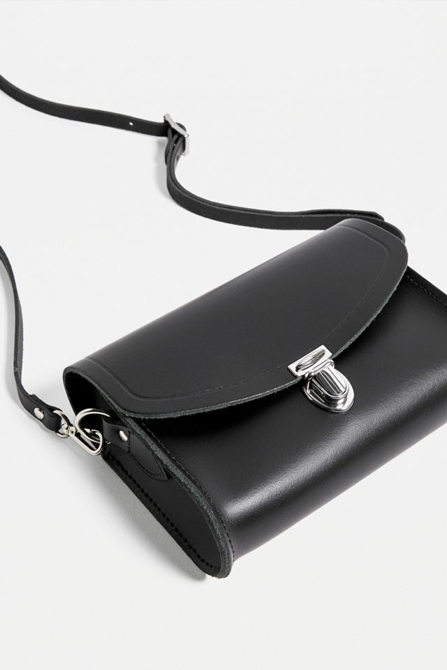 The Cambridge Satchel Company – Umhängetasche in Schwarz mit Steckverschluss #4