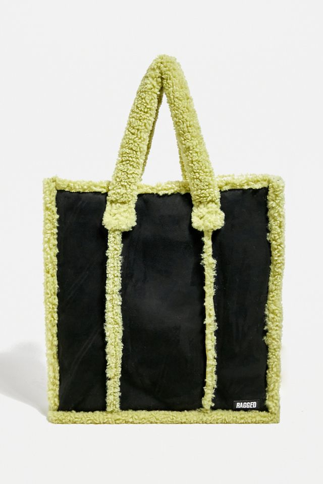 The Ragged Priest - Sac fourre-tout avec fausse fourrure #1