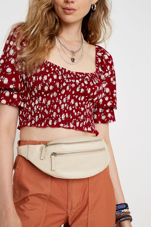Riñonera de Cuero Beige Uppsala Vagabond Urban Outfitters ES