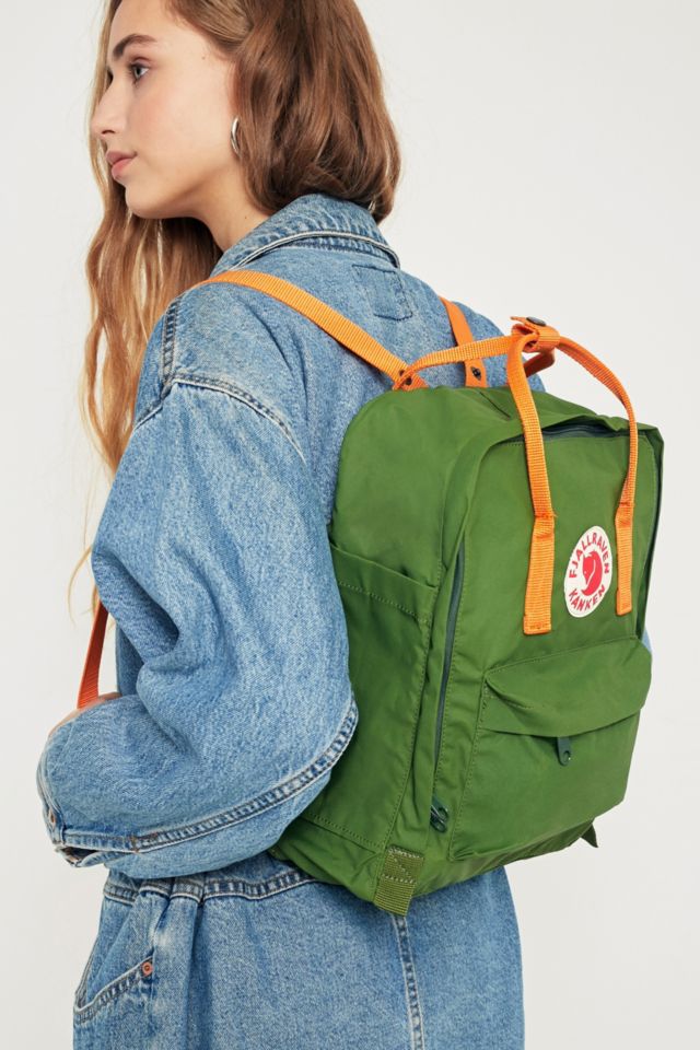 Donder Scenario Proportioneel Fjallraven Kanken Leaf Green and Burnt Orange Backpack | Urban Outfitters UK