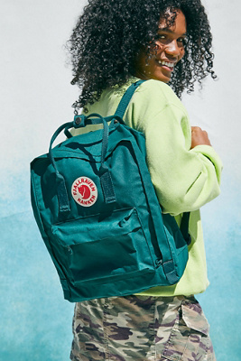FJÄLLRÄVEN KANKEN リュック　Birch Green Classic Kånken Backpack - Fjällräven