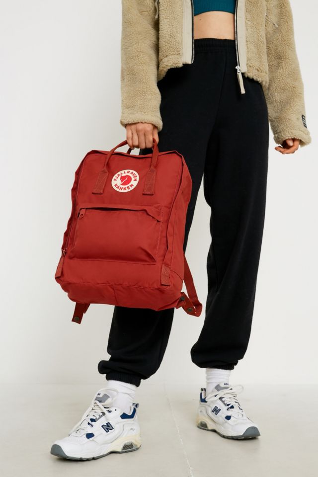 Fjallraven store autumn leaf