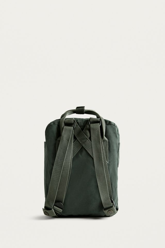 fjallraven kanken forest green mini backpack Fjällräven - Compact Everyday Carry, Durable Vinylon Fabric They can be fastened with a button so they are not in the way when they are in their smallest position Fjall Raven Kanken Mini Backpack